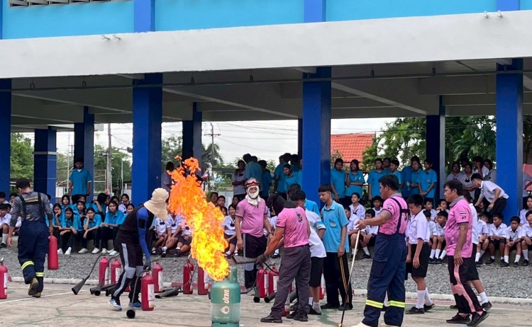 โรงเรียนชุมชนเลิศพินิจพิทยาคมร่วมกันศูนย์ป้องกันภัยฝ่ายพลเรือน(อปพร.)